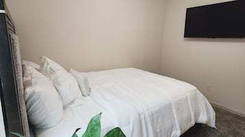 3 dormitoris, escriptori, planxa i posts de planxar i wifi gratuïta