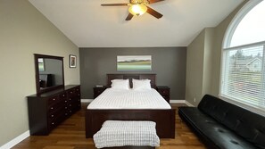 4 Schlafzimmer, Schreibtisch, Bügeleisen/Bügelbrett, kostenloses WLAN