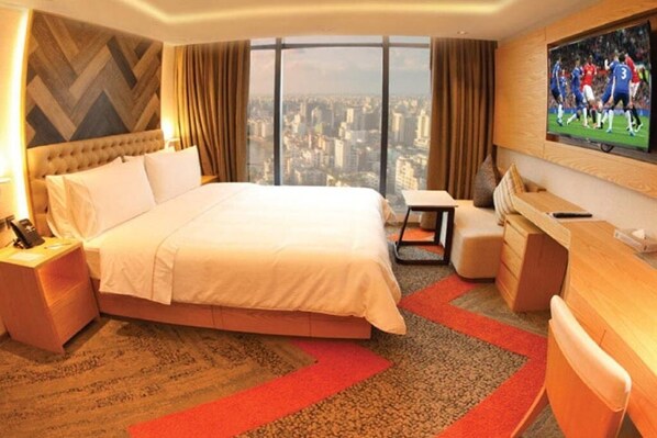 6 bedrooms, iron/ironing board, WiFi, bed sheets - "Elevating the art of hospitality to new heights"
(Uttara)