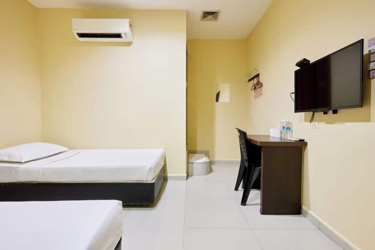 1 bedroom, desk, iron/ironing board, free WiFi