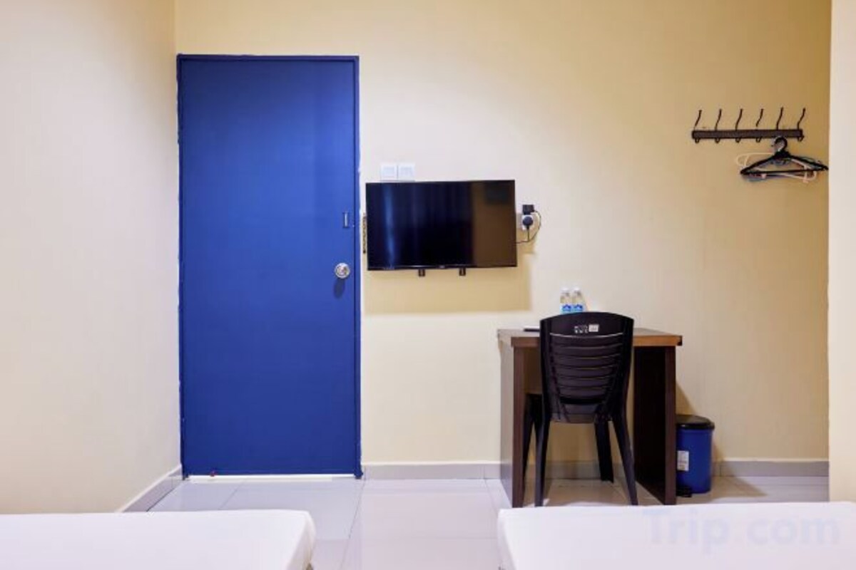 Desk, iron/ironing board, WiFi (free), bed sheets