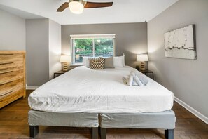 2 Schlafzimmer, Schreibtisch, Bügeleisen/Bügelbrett, kostenloses WLAN