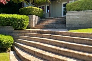 Property grounds - Panoramic Views, Theater, Gym: 2000+ sqft Getaway (Bellevue)