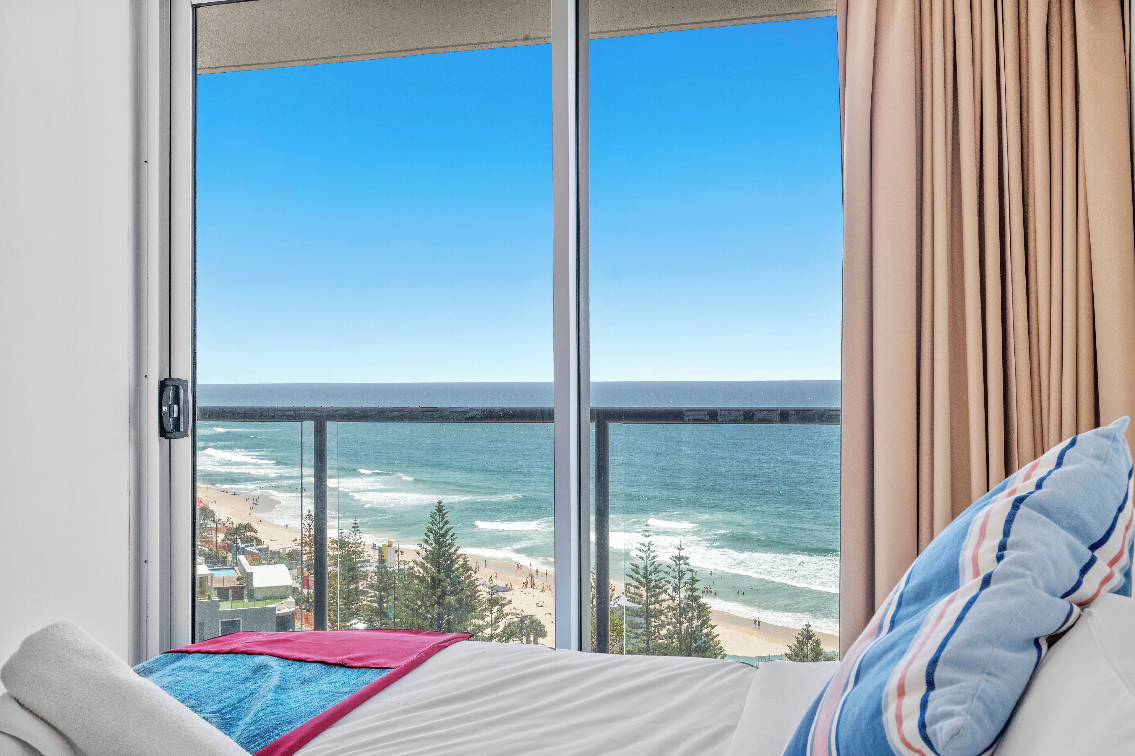 2 bedrooms, in-room safe, desk, iron/ironing board