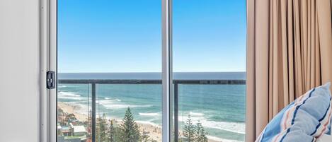 2 bedrooms, in-room safe, desk, iron/ironing board