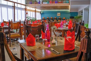 Restaurant - Mount Conifer Suites & Spa (Darjeeling)