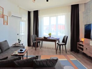 Apartment | 2 bedrooms - Modern Flat With Sea View 10 min to Lara Beach (Antalya)