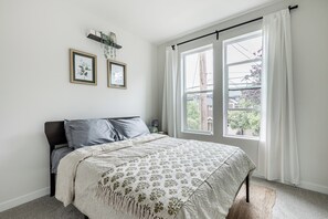 2 dormitorios, escritorio, wifi gratis y ropa de cama
