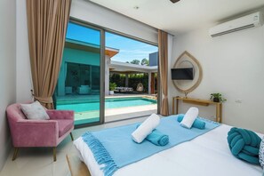 4 bedrooms, iron/ironing board, WiFi, bed sheets