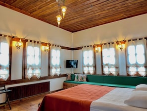 Panoramic Room