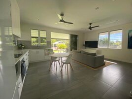 华丽公寓 | 起居区 | 平板电视