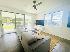 华丽公寓 | 起居区 | 平板电视