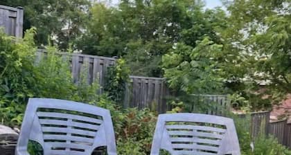 Cozy Private Airbnb in Downtown Oshawa