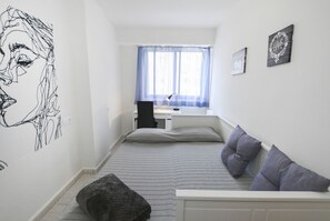 3 chambres, fer et planche Ă repasser, Wi-Fi, draps fournis