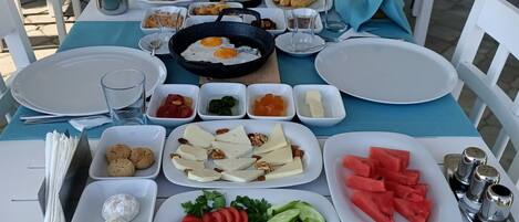 Desayuno continental incluido todos los días