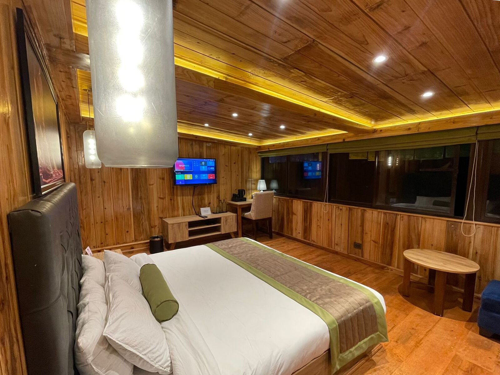 Attic Room | Soundproofing, free WiFi, bed sheets