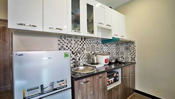 Fridge, microwave, stovetop, rice cooker