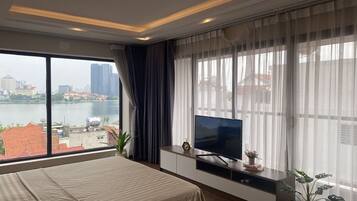 Romantic Apartment | 1 bedroom, premium bedding, desk, free WiFi