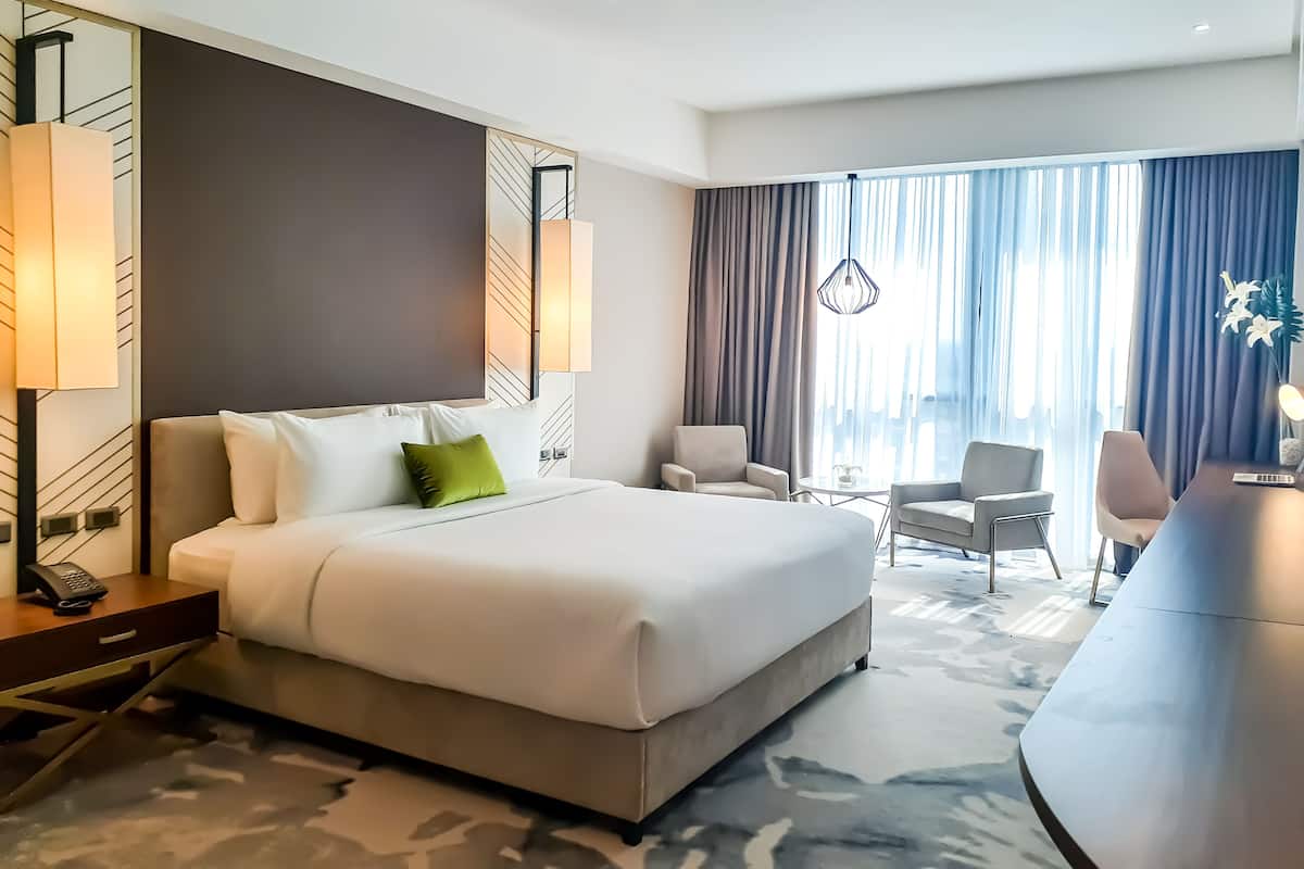 Executive King | 1 bedroom, in-room safe, desk, laptop workspace