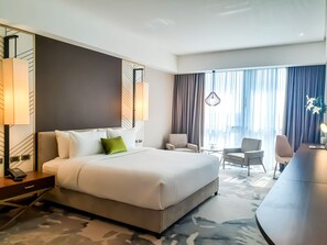 Executive King | In-room safe, desk, laptop workspace, iron/ironing board - The Excelsior Hotel (Las Pinas)