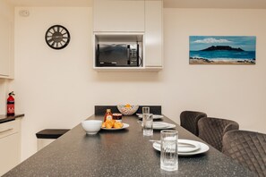 Apartment - Henley Town Centre With Parking - From 110 Per Night (Henley-on-Thames)