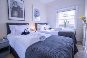 2 chambres, fer et planche à repasser, Wi-Fi, draps fournis