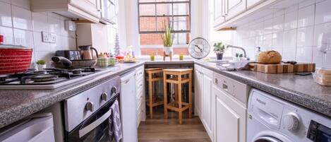 Kokeplater og kaffetrakter/tekoker