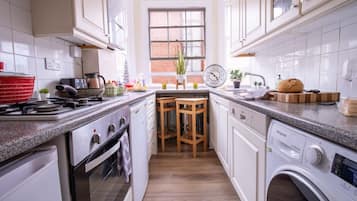 Stovetop, coffee/tea maker, highchair