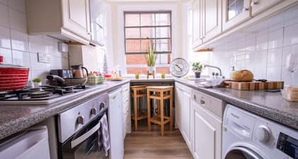 Cosy 2-Bedroom Apartment in Mayfair 8CB - 4th floor no lift