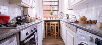 Cosy 2-Bedroom Apartment in Mayfair 8CB - 4th floor no lift