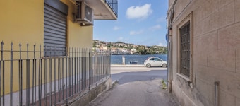 APART HOTEL GANZIRRI Cozy home within walking distance of the sea and lake