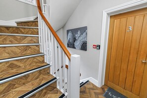 Interior - 1-Bed City Flat Close to Market Square & Transport (Nottingham)