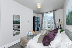1 bedroom, iron/ironing board, free WiFi