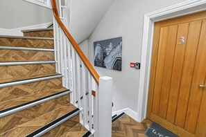 Interior - 1-Bed City Flat Close to Market Square & Transport (Nottingham)