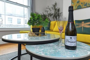 Interior - 1-Bed City Flat Close to Market Square & Transport (Nottingham)