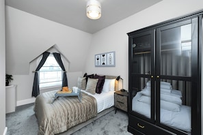 1 bedroom, iron/ironing board, free WiFi