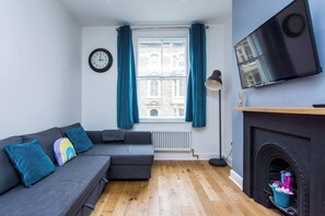 Smart TV, streaming services - Modern & Open 1bed Apt in the Heart of Nottingham (Nottingham)