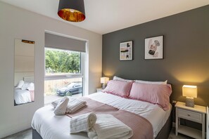 2 soverom, strykejern/-brett og wi-fi (inkludert)