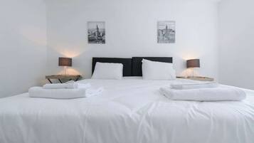 2 bedrooms, iron/ironing board, Internet