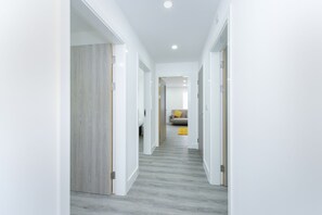 Interior - 2-BR Flat w/ Free Parking Near Nottingham (Gedling)