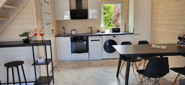 Exclusive Cabin, 2 Bedrooms, Air conditioning, Pool View (10) | Private kitchen | Espresso maker, electric kettle, high chair, dining tables