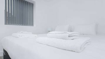 2 Schlafzimmer, Schreibtisch, Bügeleisen/Bügelbrett, Internetzugang
