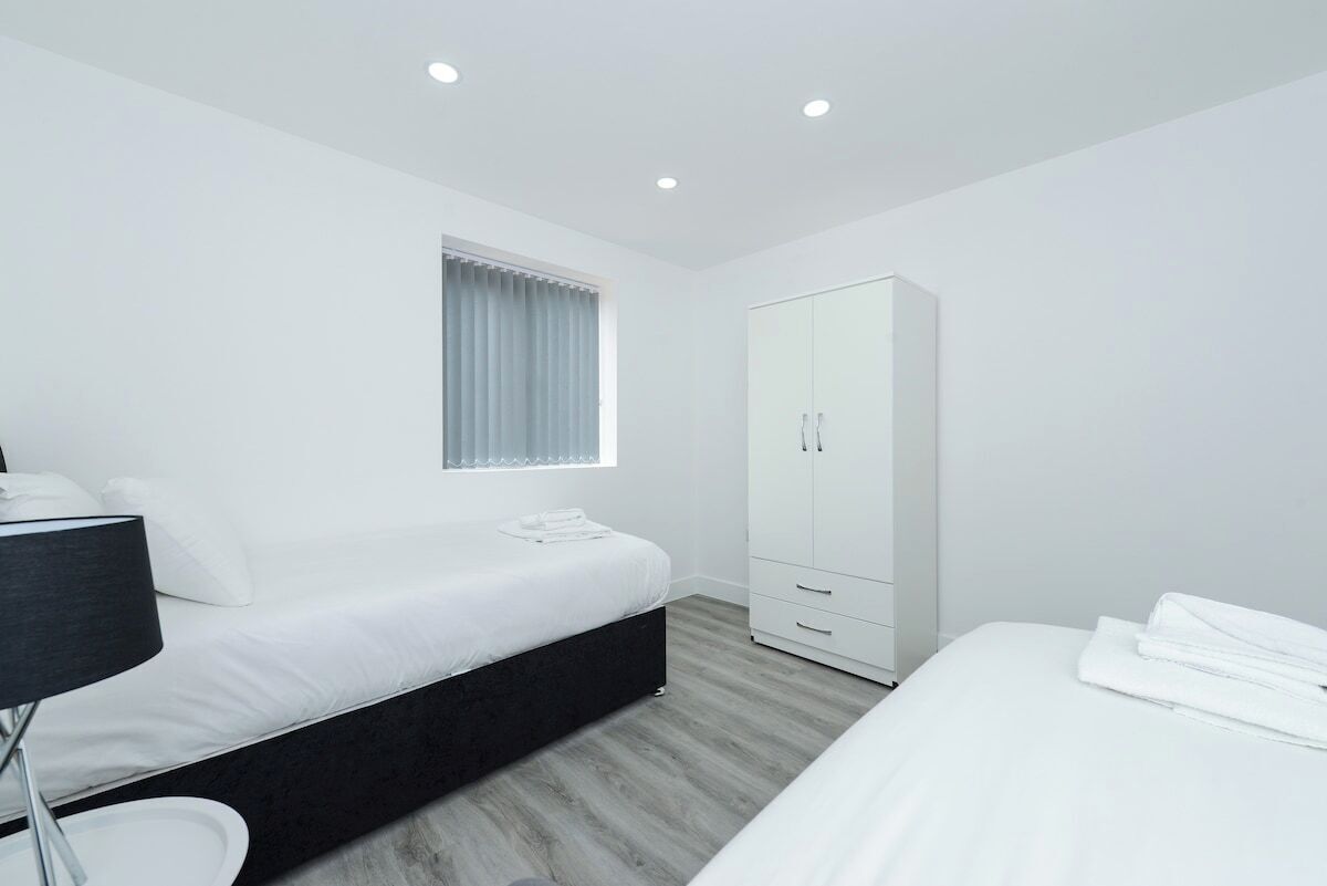 2 habitaciones, tabla de planchar con plancha y wifi gratis 