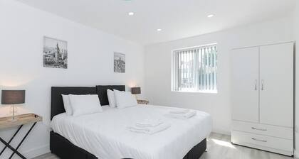 Flat Near Nottingham w/ Free Parking