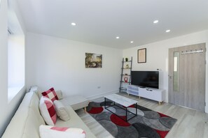Smart TV - Perfect City Sanctuary to Call Home - Low Carbon (Carlton)