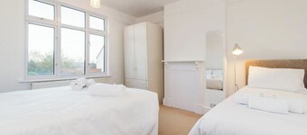 Grande maison 5 chambres idéale pour famille et ouvriers