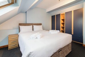 5 bedrooms, iron/ironing board, free WiFi
