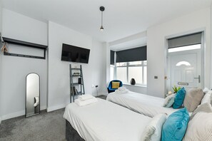 4 bedrooms, iron/ironing board, free WiFi