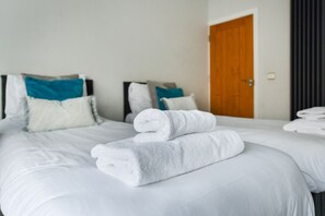 4 Schlafzimmer, Bügeleisen/Bügelbrett, kostenloses WLAN