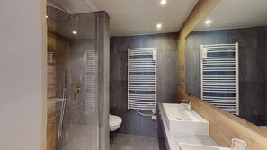 Shower, hair dryer, towels - Abitaziun Europa 302 (Champfèr)